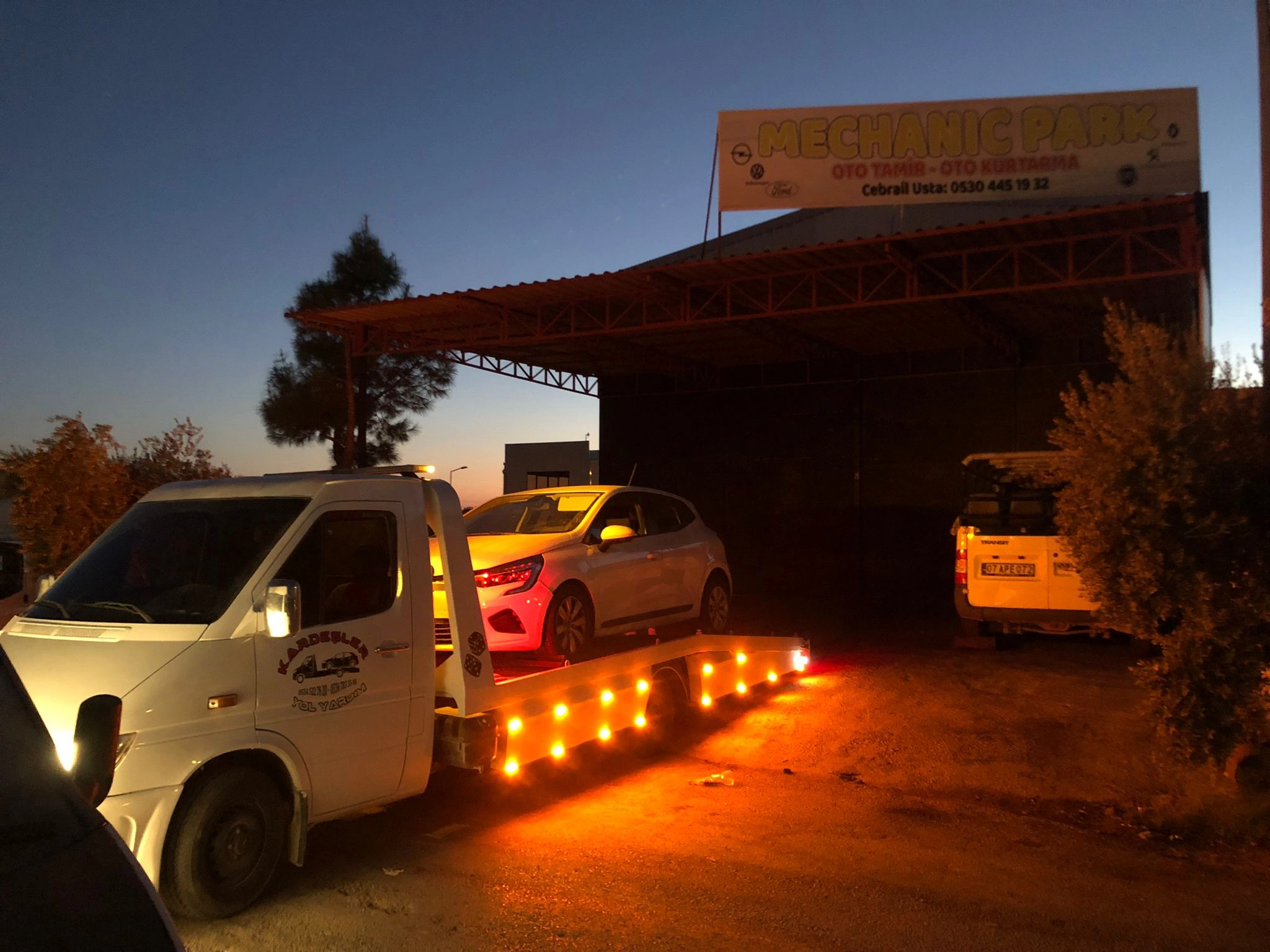 Kardeşler Oto Kurtarma merkez ofis ve araç filosu